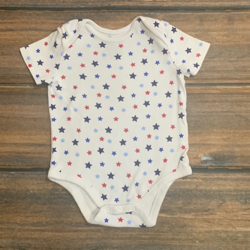Member’s Mark Baby 3-6 mo unisex patriotic star pattern short sleeve bodysuit